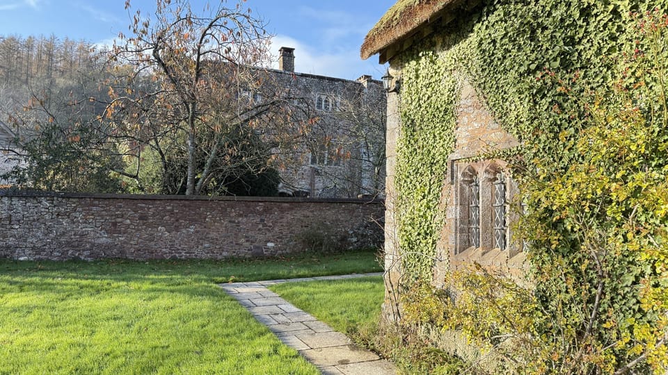 House | 14 bedrooms