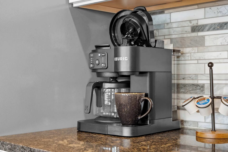 House, Multiple Beds, Hot Tub, Garden View (The Roost ) | Coffee and/or coffee maker