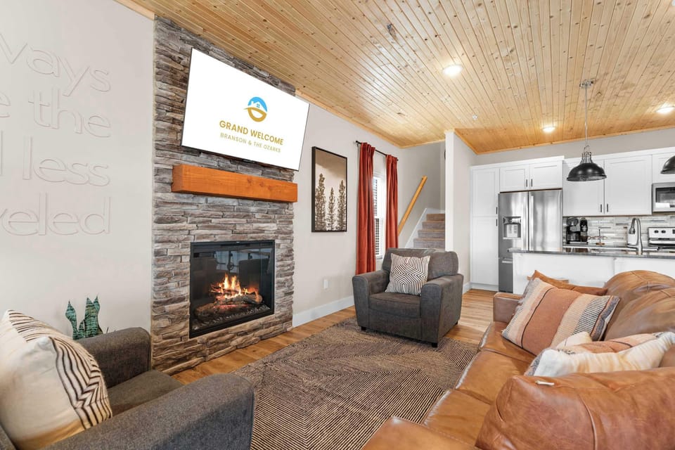 House, Multiple Beds, Hot Tub, Garden View (The Roost ) | Living area