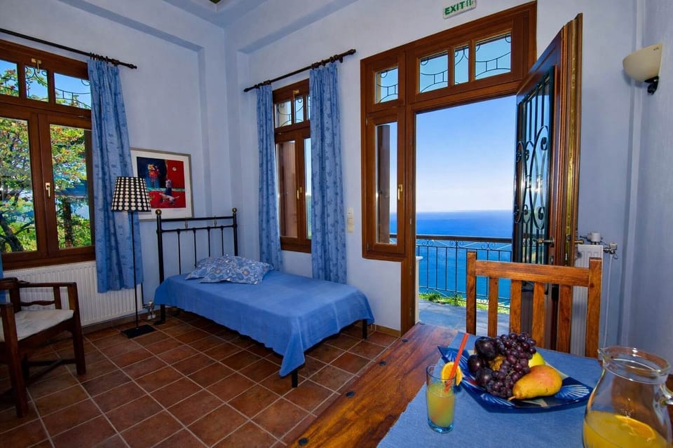 Lower floor-open-plan space with single bed
