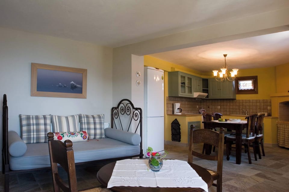 Kitchen + dining area for easy home meals.