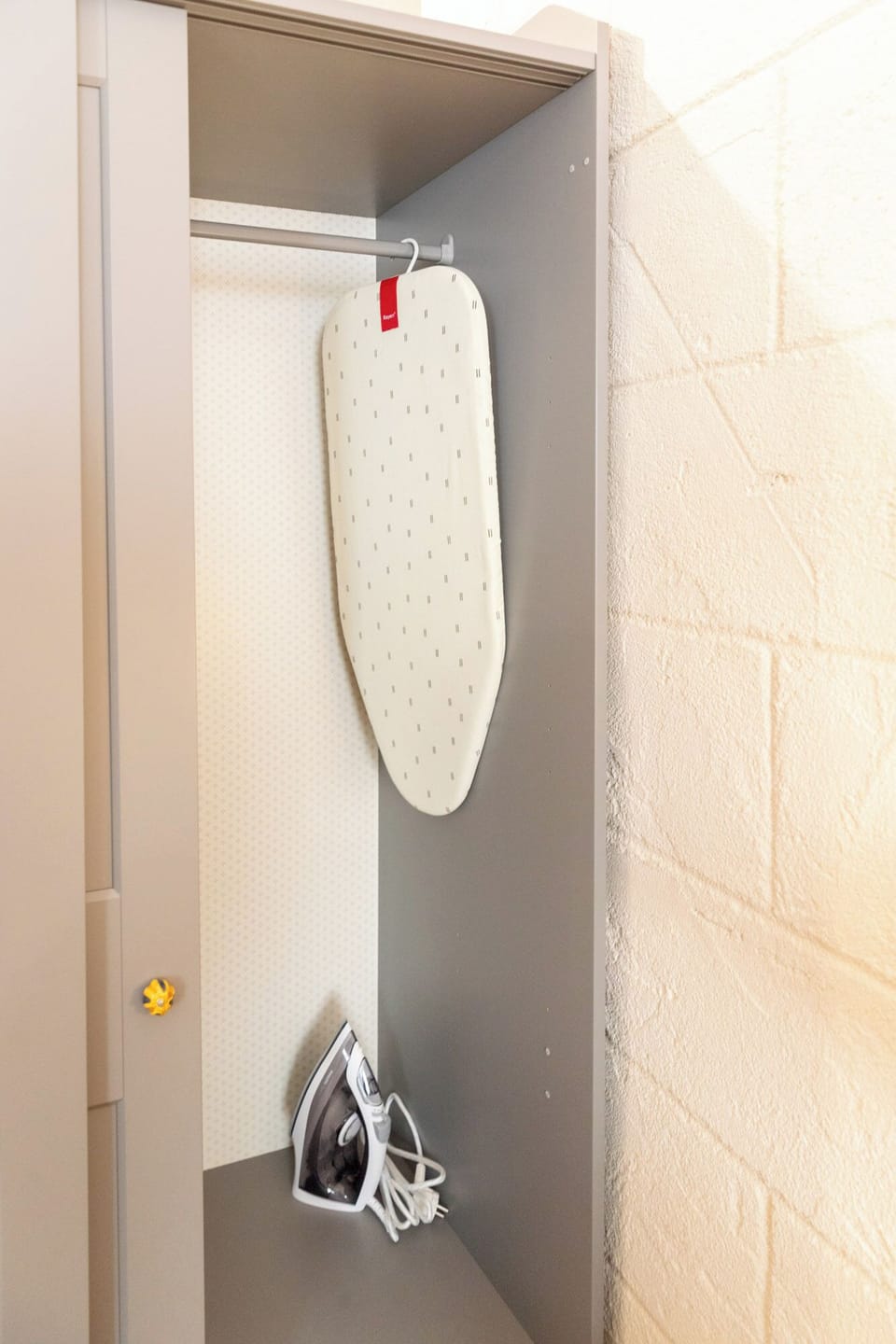 Iron/ironing board