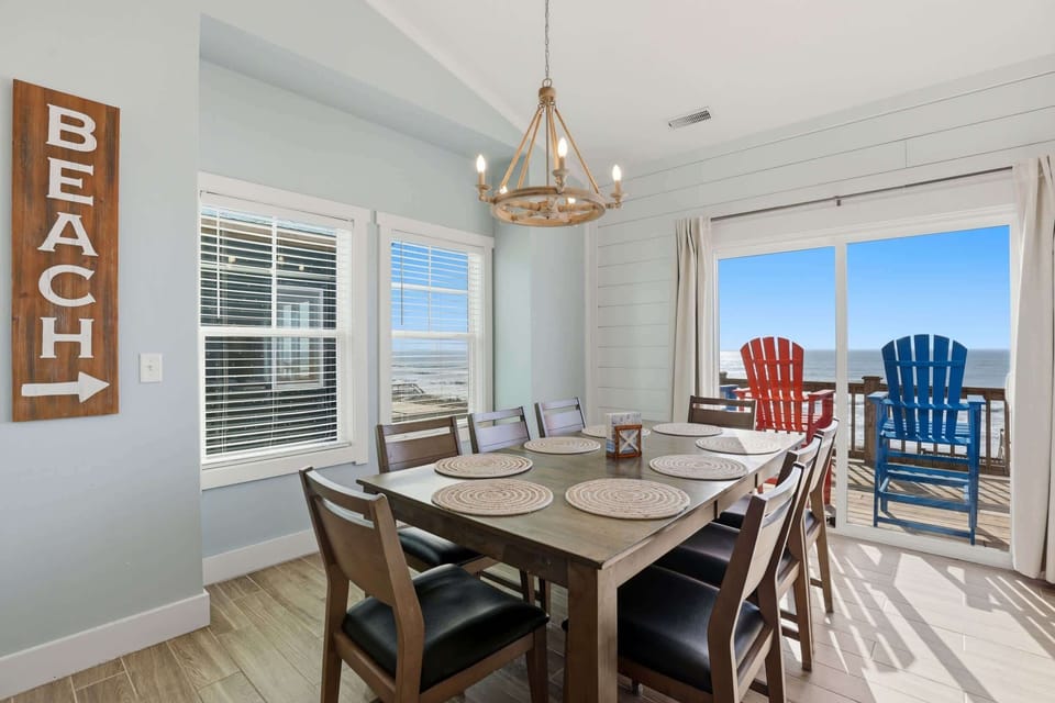 Breakfast, brunch, dinner, or late-night snacks—this dining area makes every bite taste like vacation.