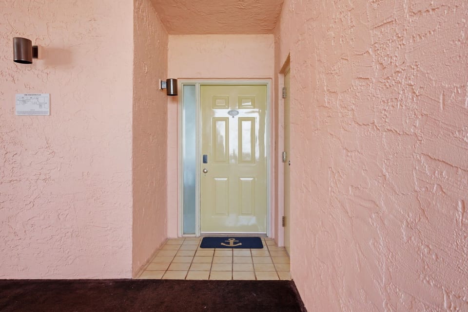 SeaChase 1104C- Exterior Entrance