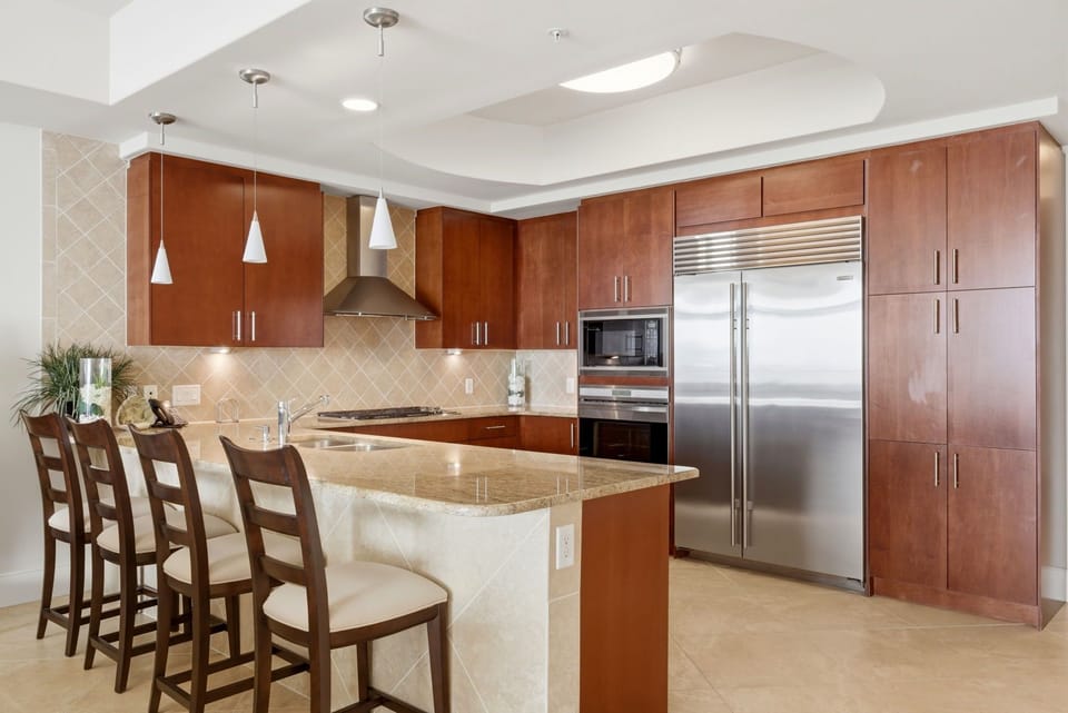 Turquoise Place 1108C- Kitchen & Bar
