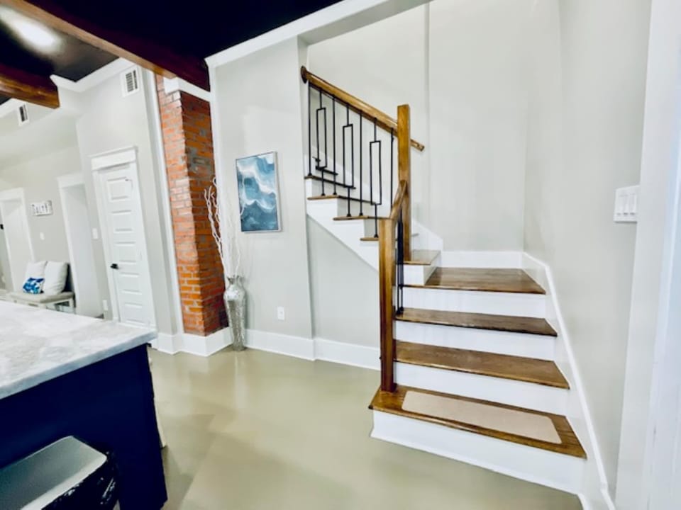 Stairs to the 2nd floor 
