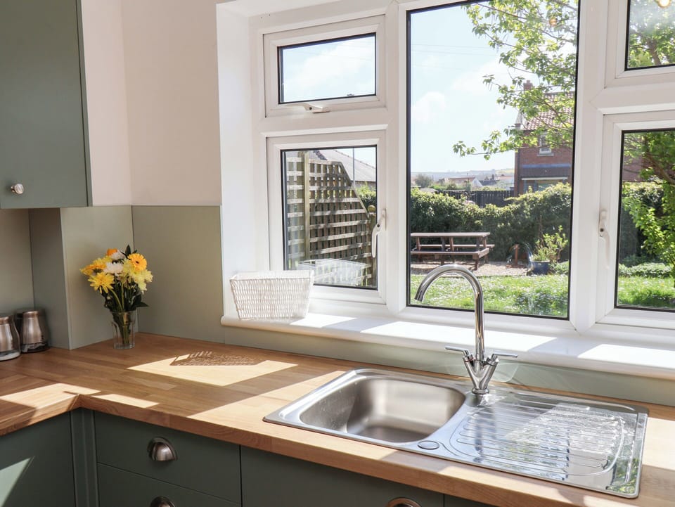 Cottage | Private kitchen | Cookware/dishes/utensils