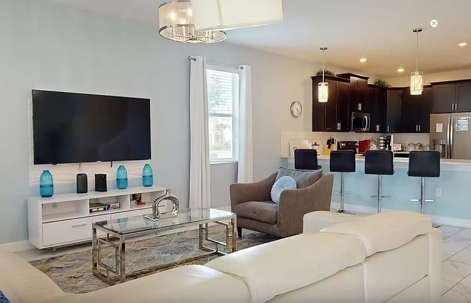 Home Decor, Furniture, Indoors, Living Room, Screen