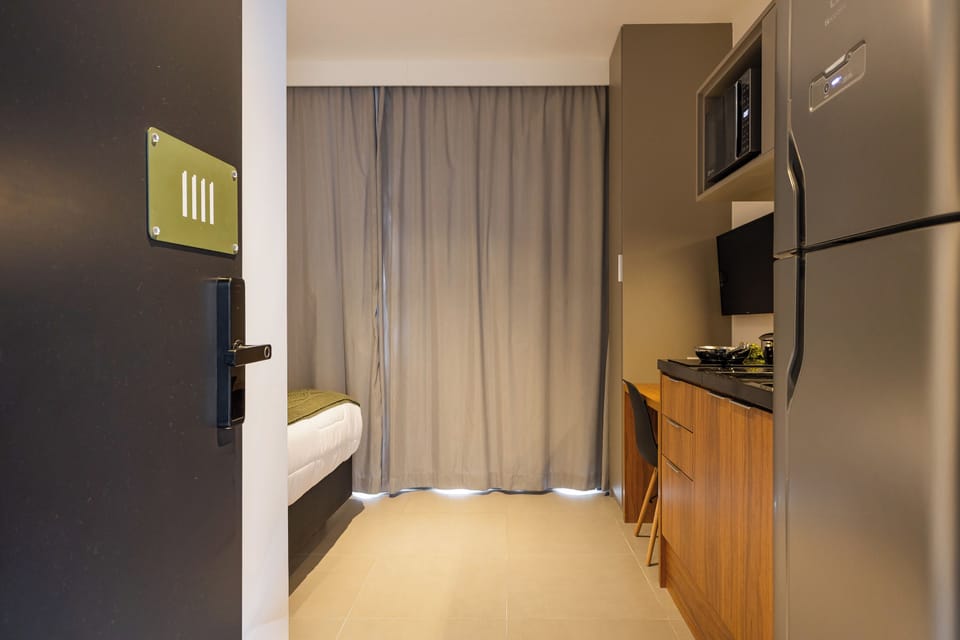 Premium Apartment, 1 Double Bed, Kitchen, City View | Interior