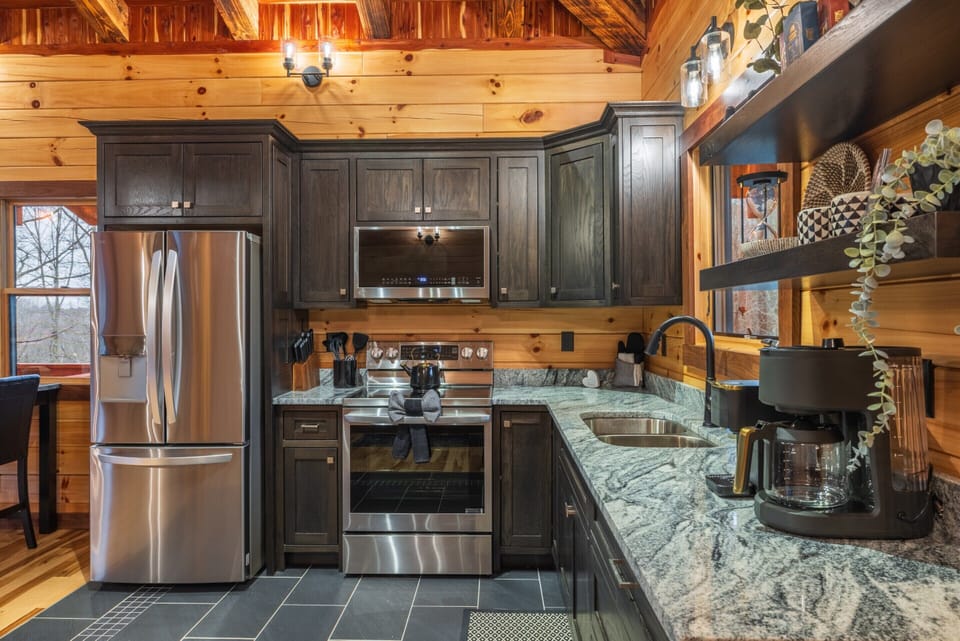 3. Kitchen, from entrance door - Cloud 9 Treehouse