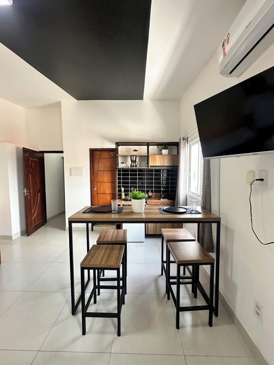 Standard Room | Living area | 27-inch flat-screen TV with digital channels