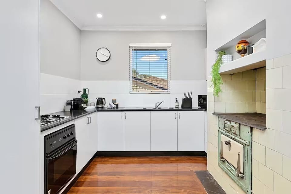 Kitchen : Sasha’s Cottage on the Hill brings East Victoria Park convenience into a practical Perth stay, with a well-equipped kitchen ready for easy meals between local outings.