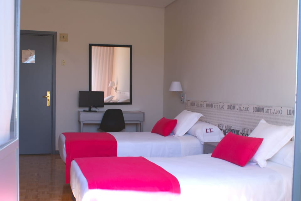 In-room safe, desk, soundproofing, free WiFi