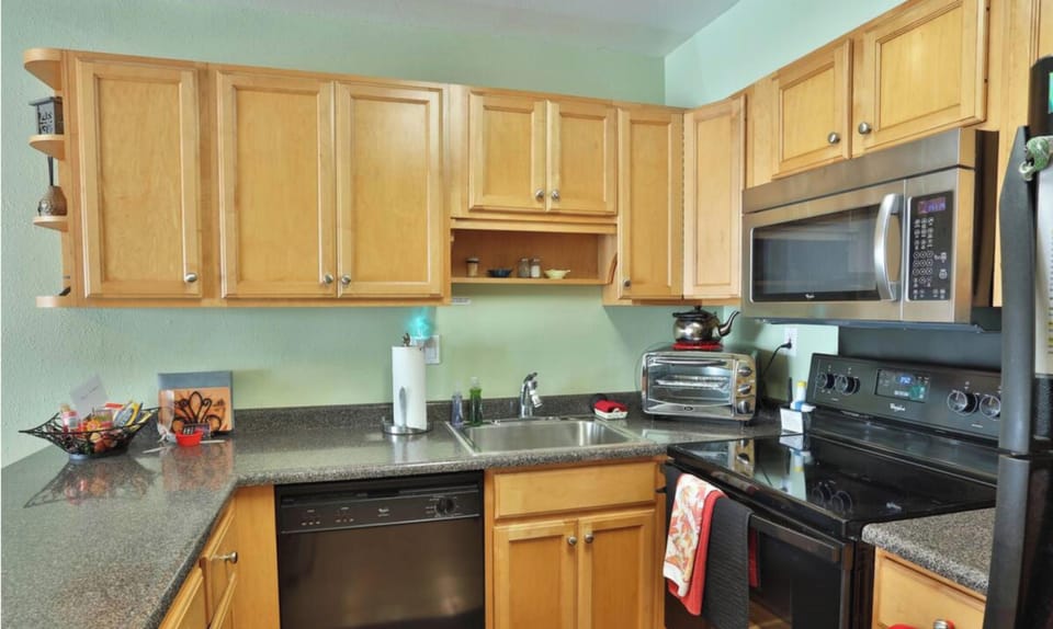 Upgraded kitchen with all the cookware, glassware and utensils you need