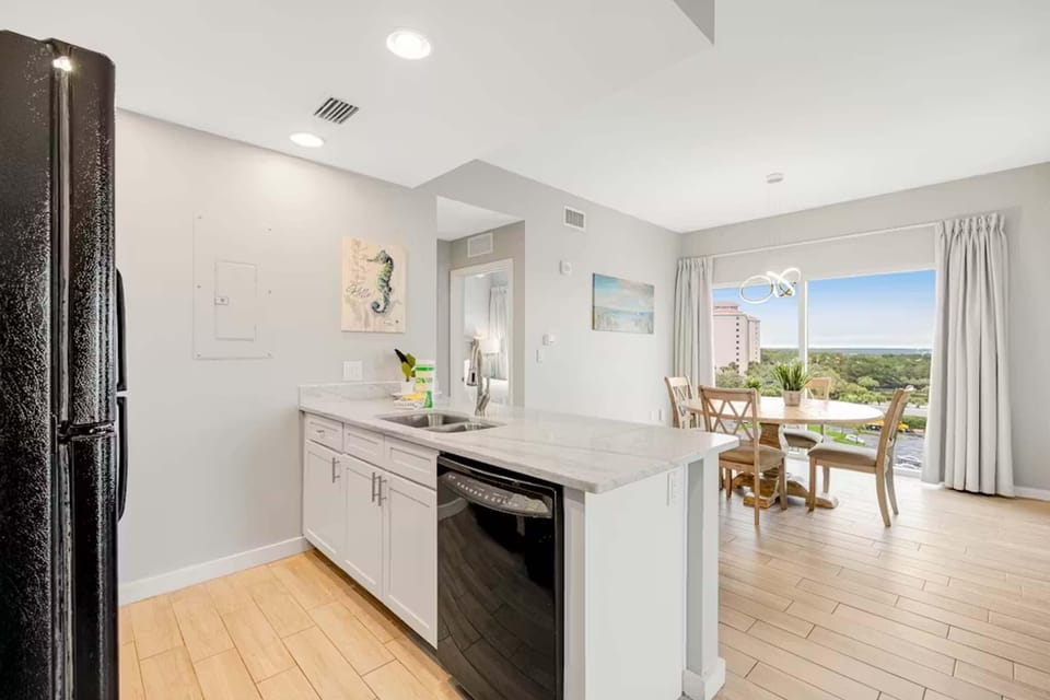 Condo, Multiple Beds (Luau II 6631/6633 - Gulf Breeze) | Private kitchen