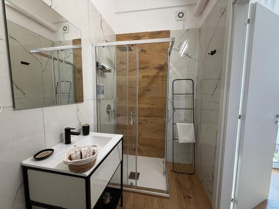 Deluxe Double Room, Balcony, City View | Bathroom | Bidet