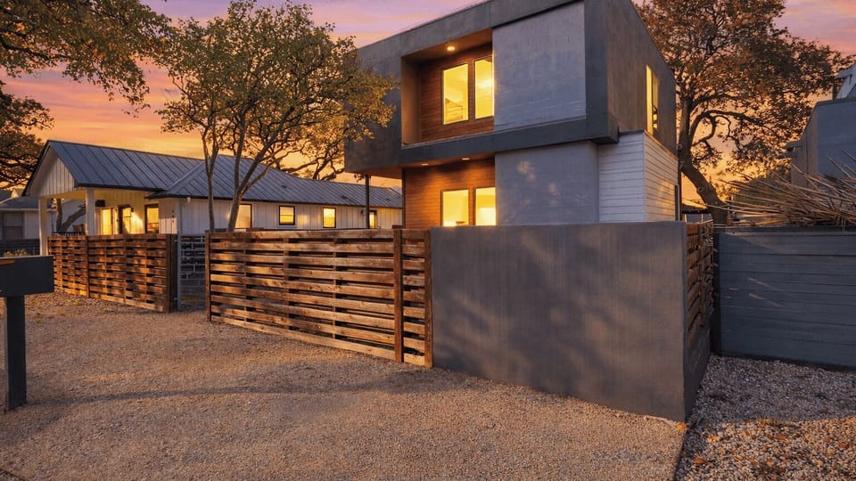 House (4 Bedrooms) | Front of property