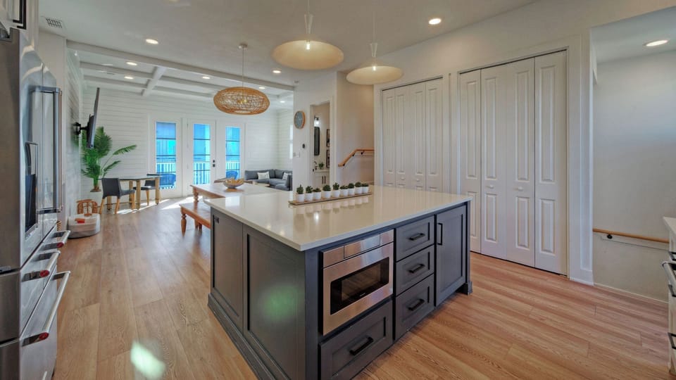 House (6 Bedrooms) | Interior