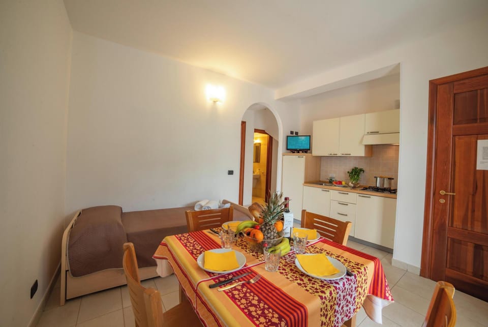 Kitchen and dining area