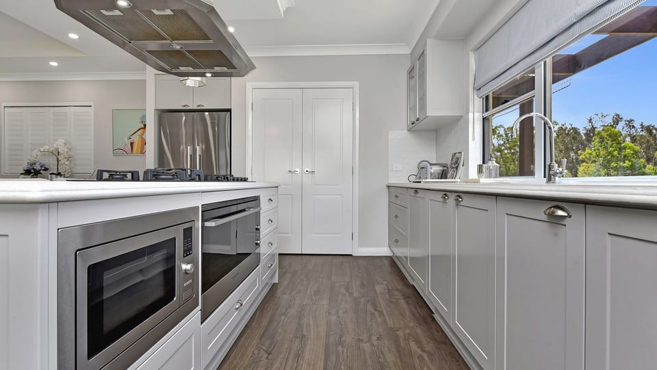Fully equipped kitchen.
