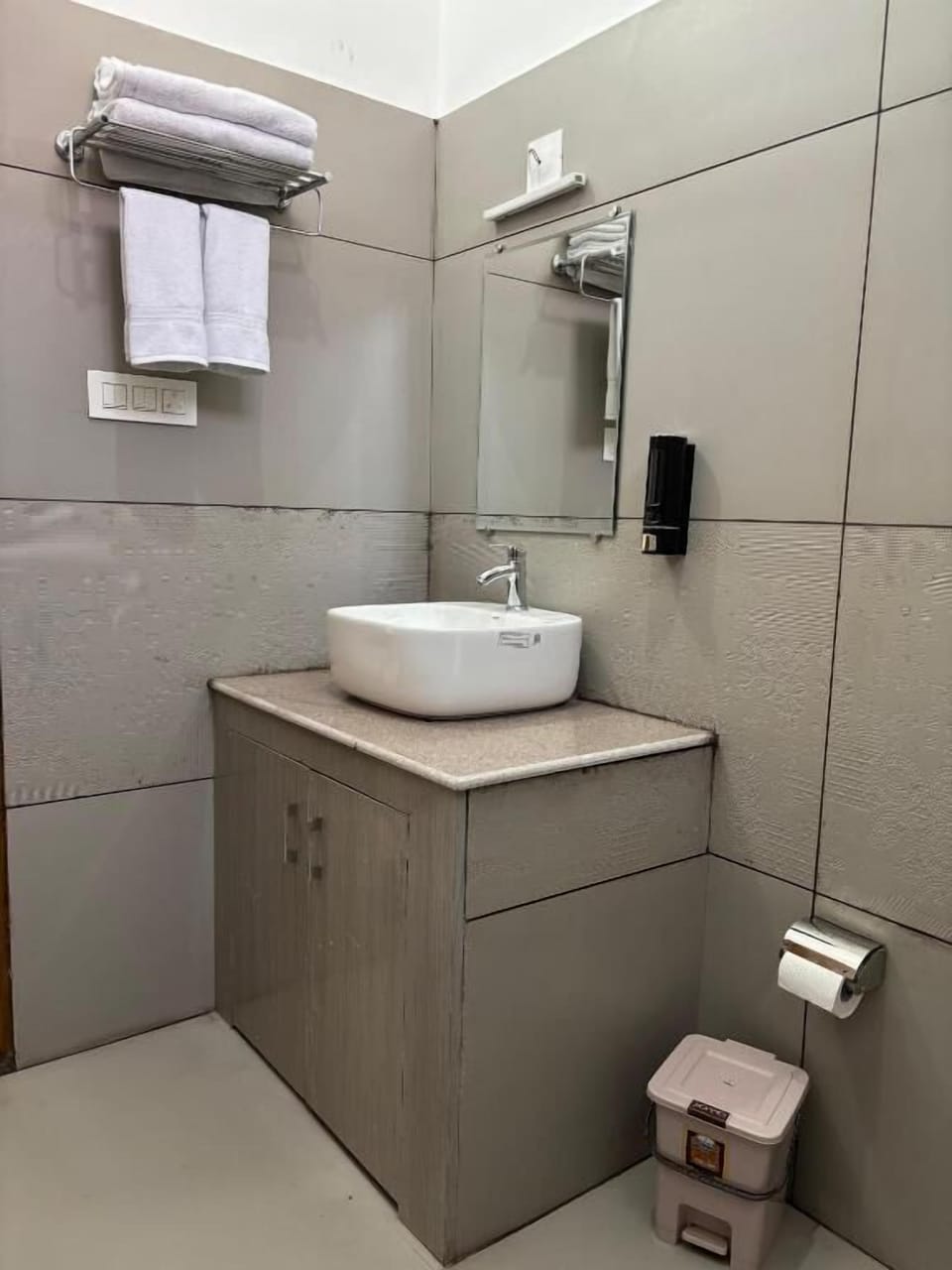 Deluxe Double Room, Valley View | Bathroom | Shower, free toiletries, towels, soap