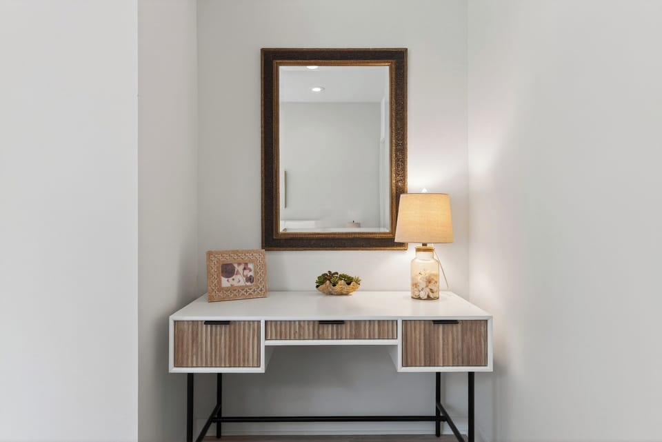 Bedroom 3 features a queen bed and access to a Jack-and-Jill bathroom.