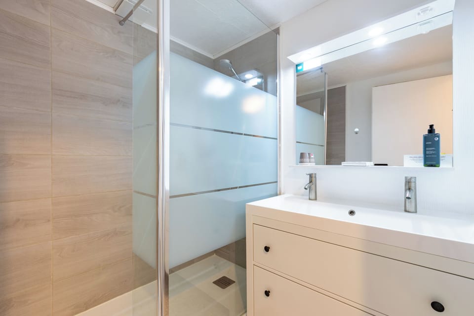 Comfort Triple Room | Bathroom