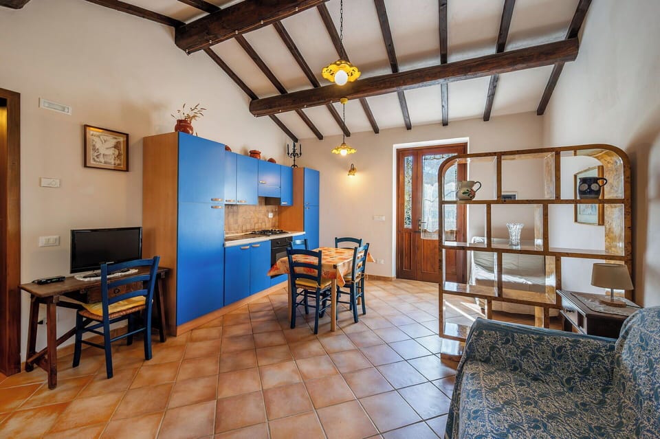 Autumn, Kitchen, Spring, Summer