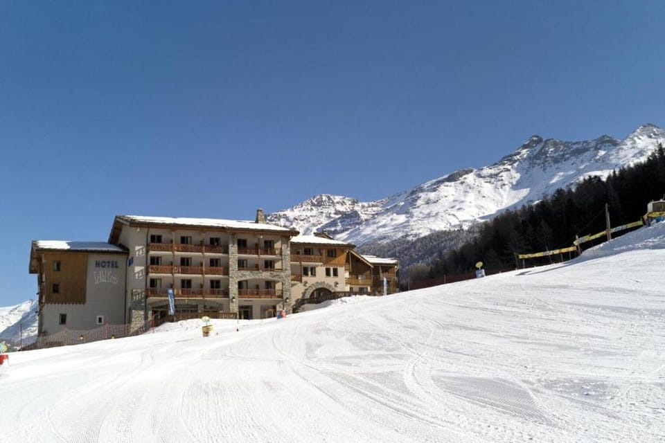 Immediate Surroundings [winter] (<1 km)