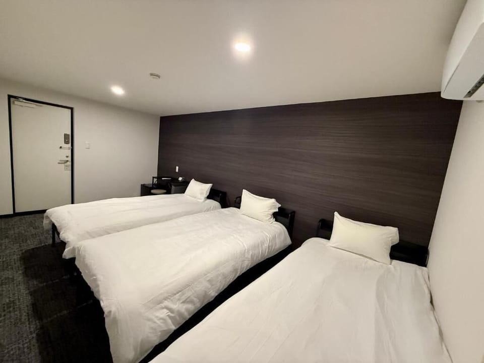 Desk, WiFi (free), bed sheets