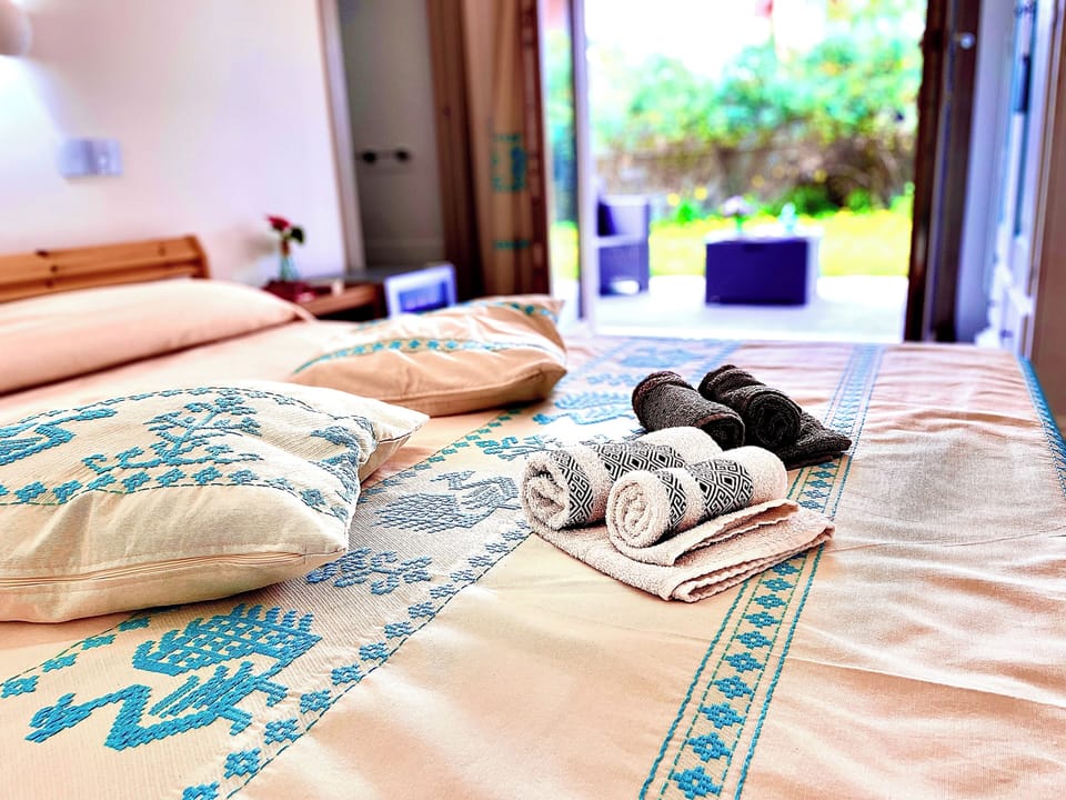 Comfort Double Room, Garden View | In-room safe, blackout drapes, soundproofing, free WiFi
