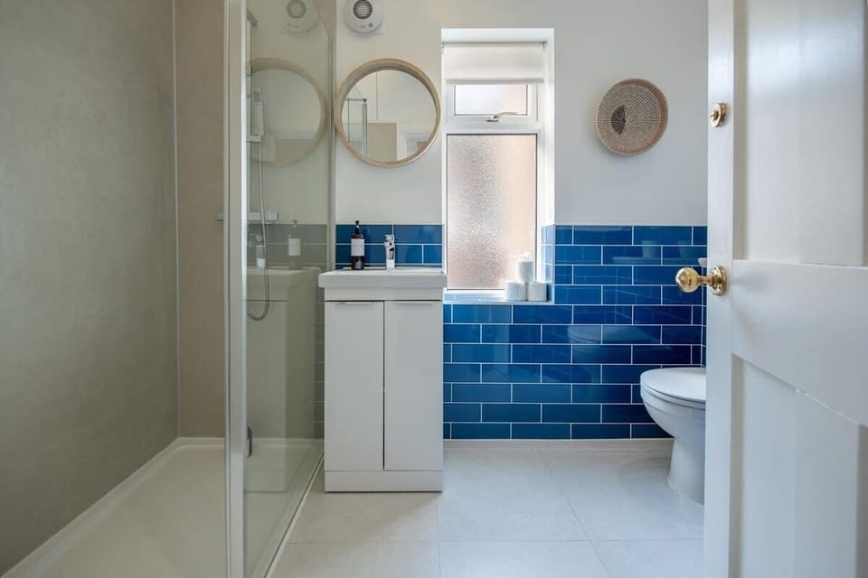 Main bathroom