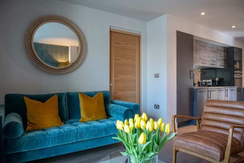 Living Room / Lounge