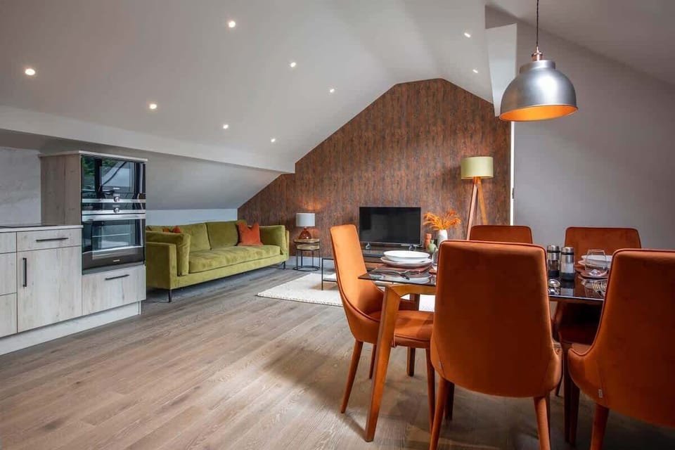Living Room / Lounge