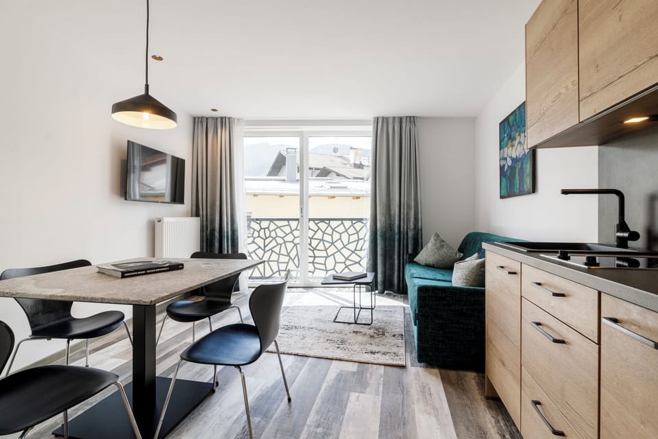 Deluxe Suite, Mountain View | Interior