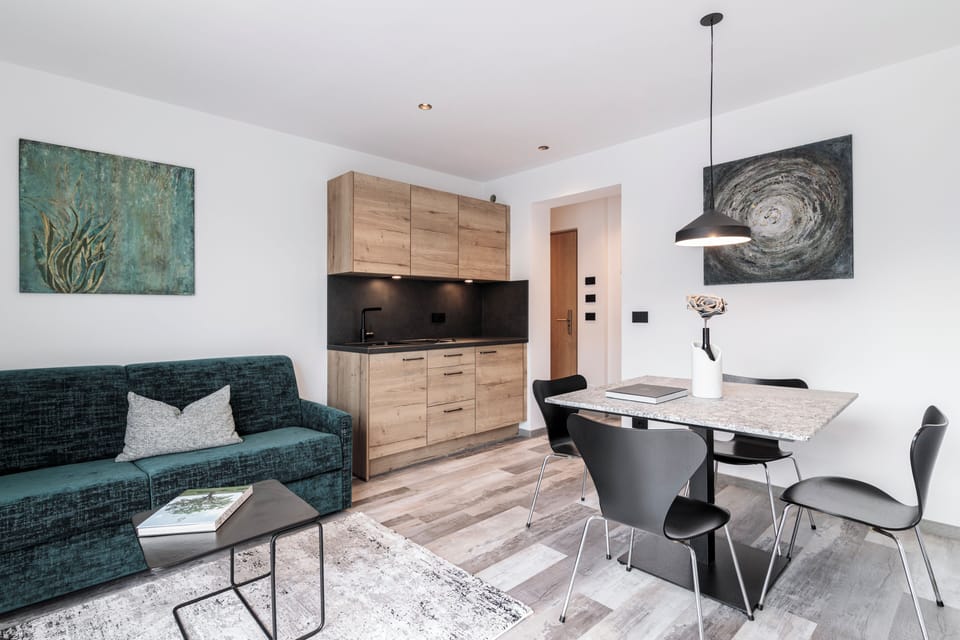 Deluxe Suite, Mountain View | Living area | Toys