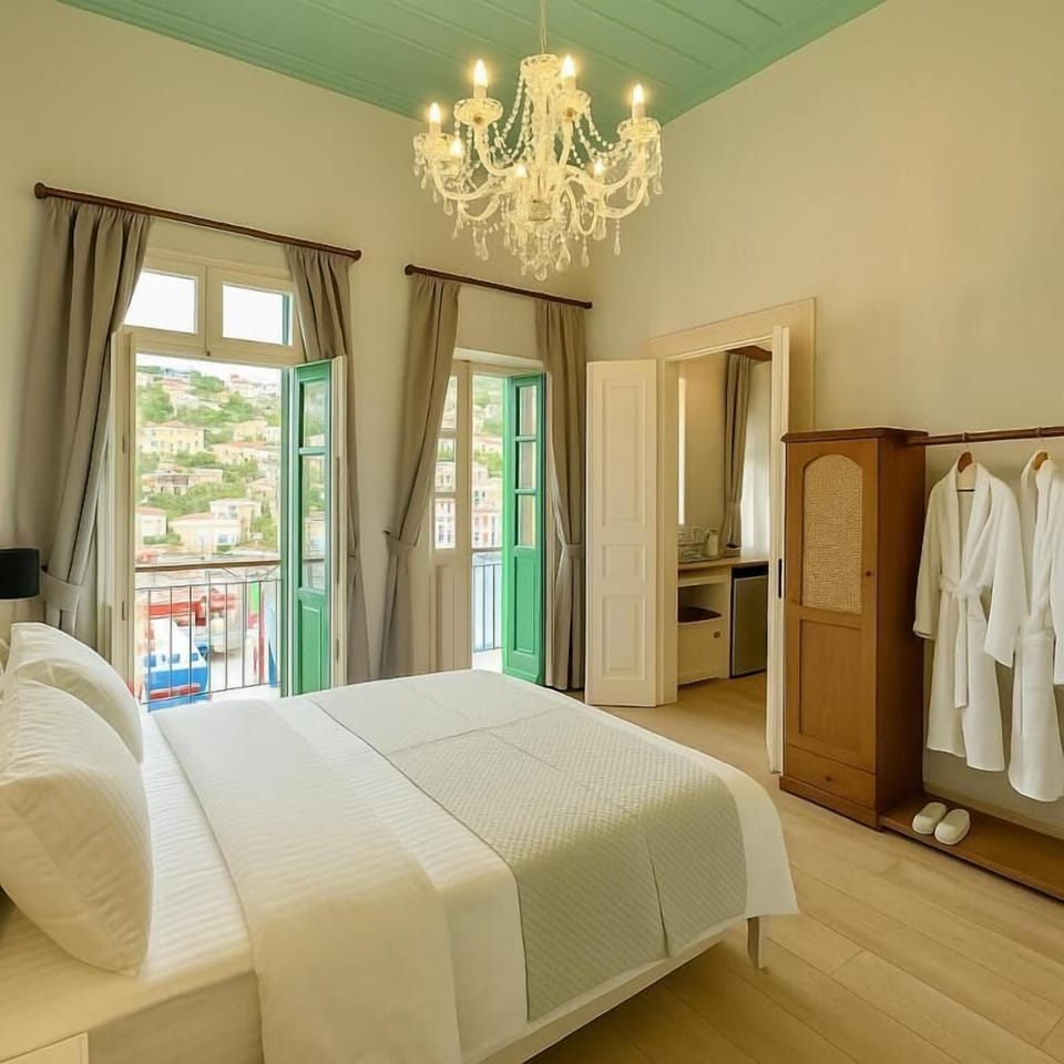 Deluxe Apartment, Balcony, Sea View | In-room safe, iron/ironing board, free WiFi