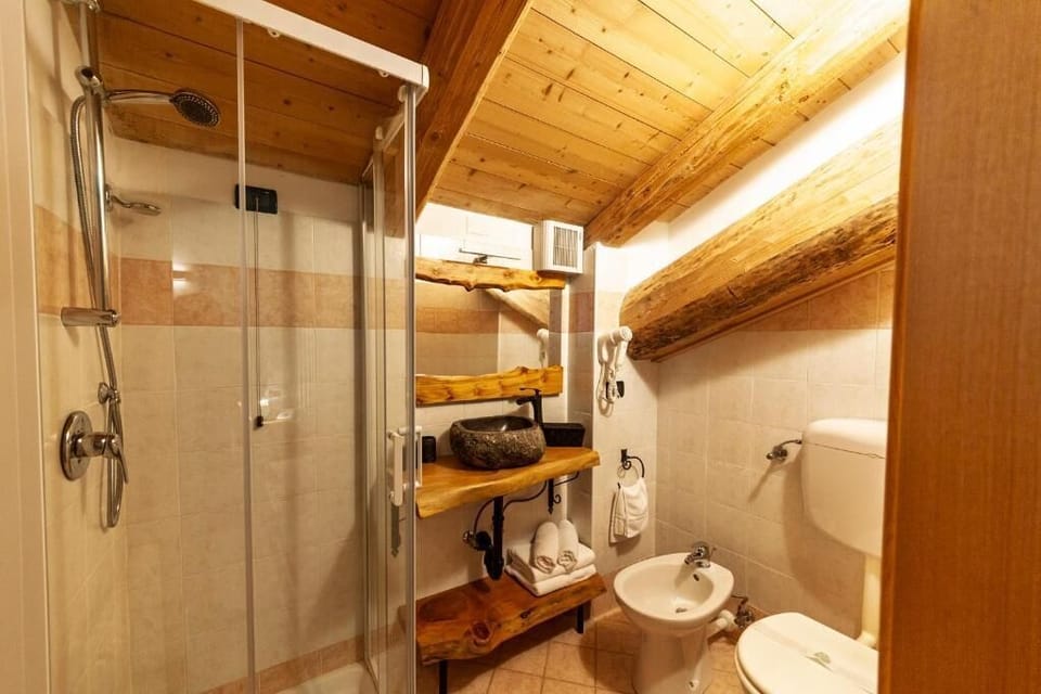 Double Room | Bathroom