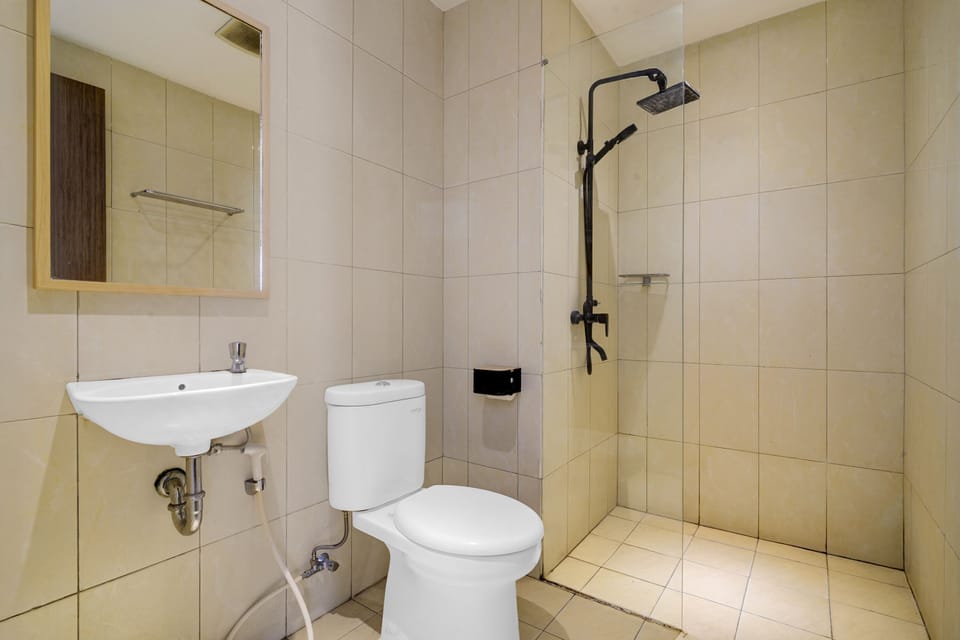 Deluxe Double Room | Bathroom | Towels, soap, shampoo