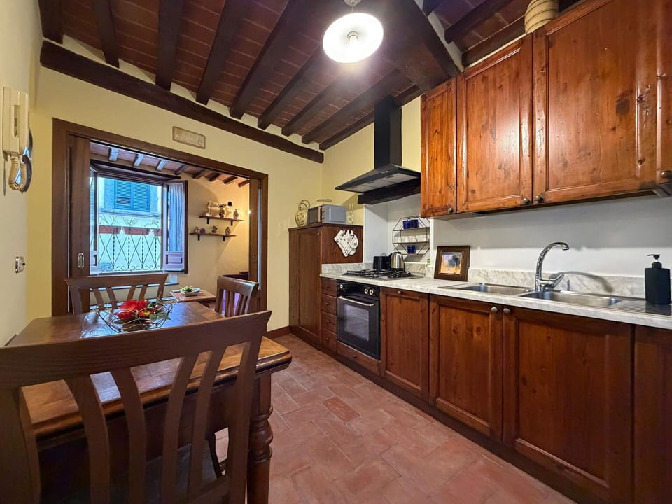 Dining Room, Kitchen