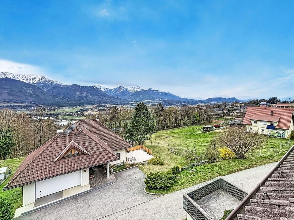 House, Roof, Home, Hill, Residential Area, Cottage, Human Settlement, Rural Area, Mountain Range, Hill Station