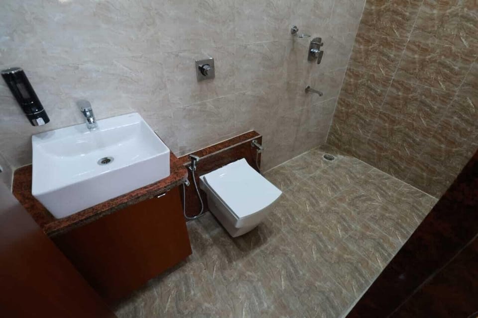 Shower, free toiletries, towels, soap