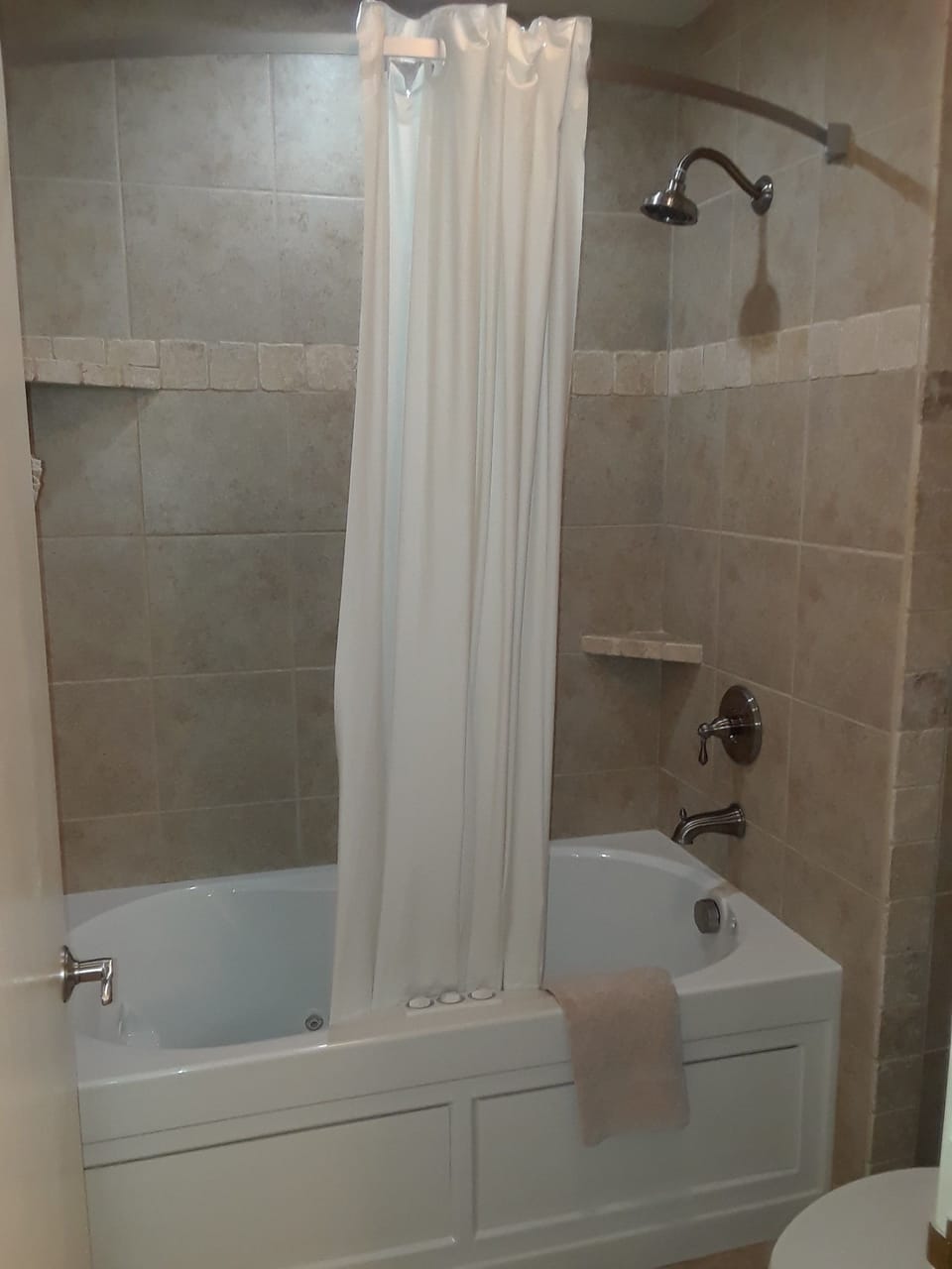 Jetted tub