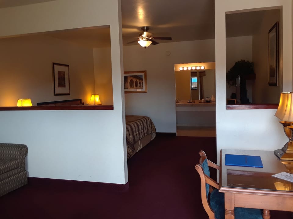 Pillowtop beds, desk, iron/ironing board, free WiFi