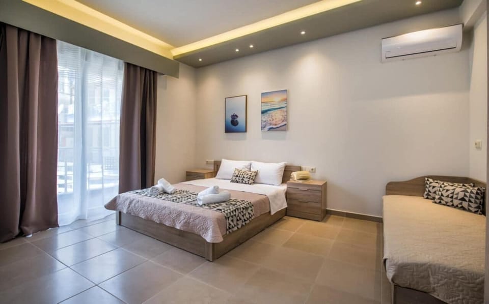 Basic Triple Room, Non Smoking, Balcony