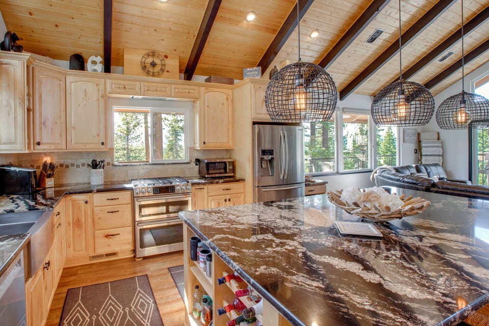 House (4 Bedrooms) | Interior
