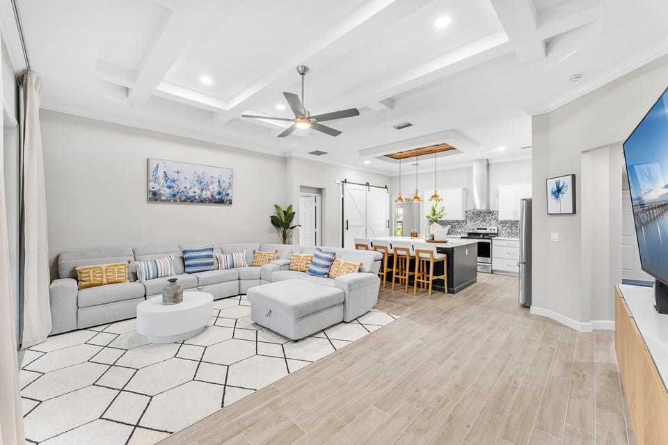 House (4 Bedrooms) | Front of property