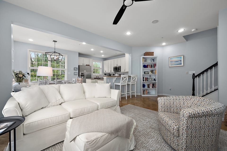 Sitting Area Off Kitchen