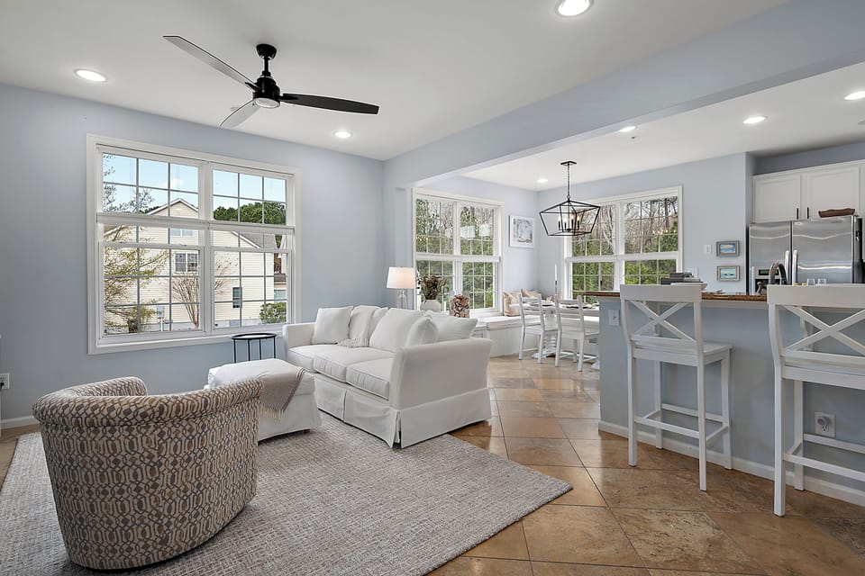 Sitting Area Off Kitchen