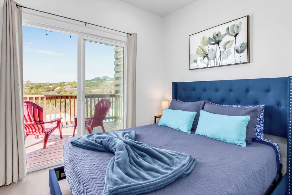 Wake up to the rolling hill views